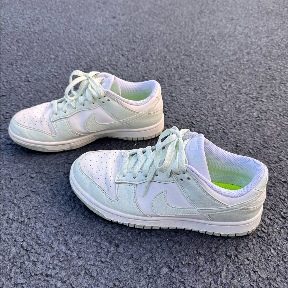 Nike Women's Dunks - Mint